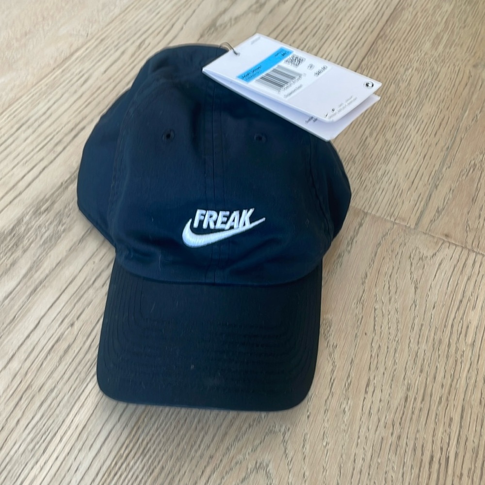 Nike running hat. Adult m/l with adjustable back.